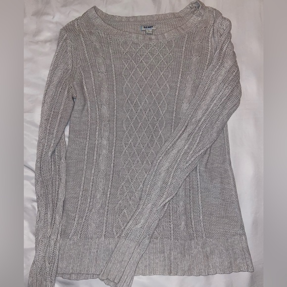 Old Navy Sweaters - Old navy grey knit sweater